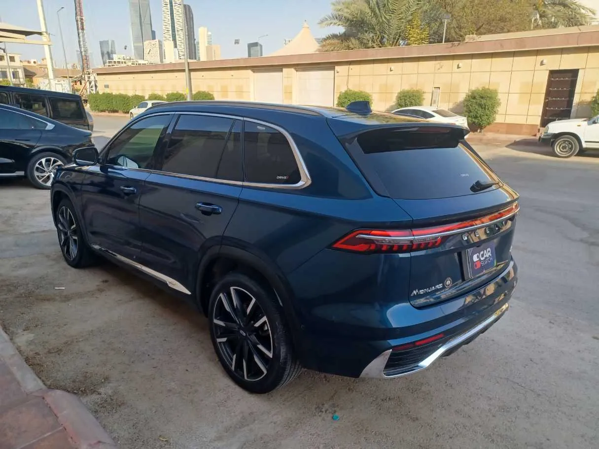 Car image 7