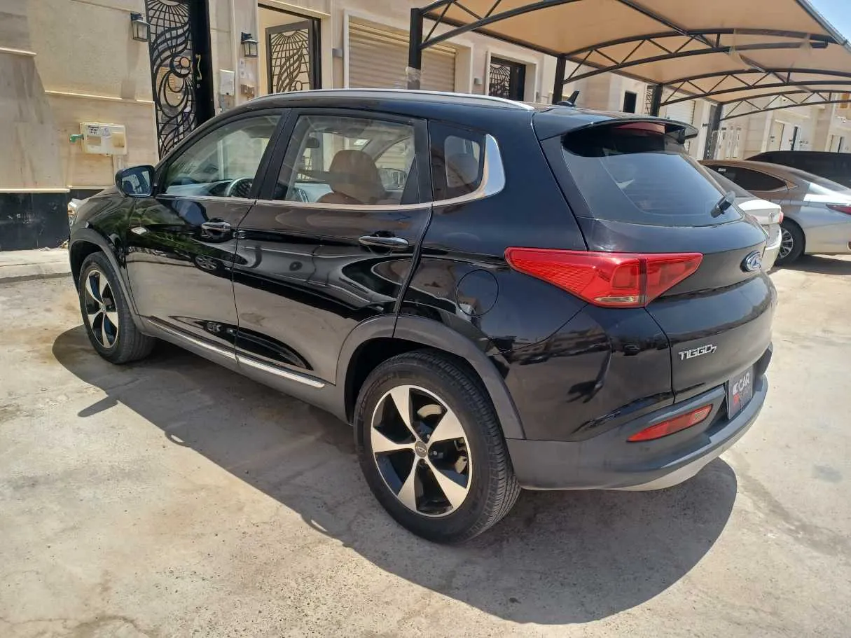 Car image 7