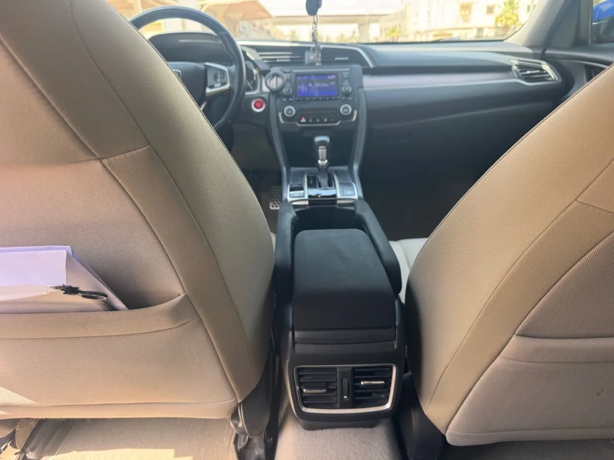 Car image 20