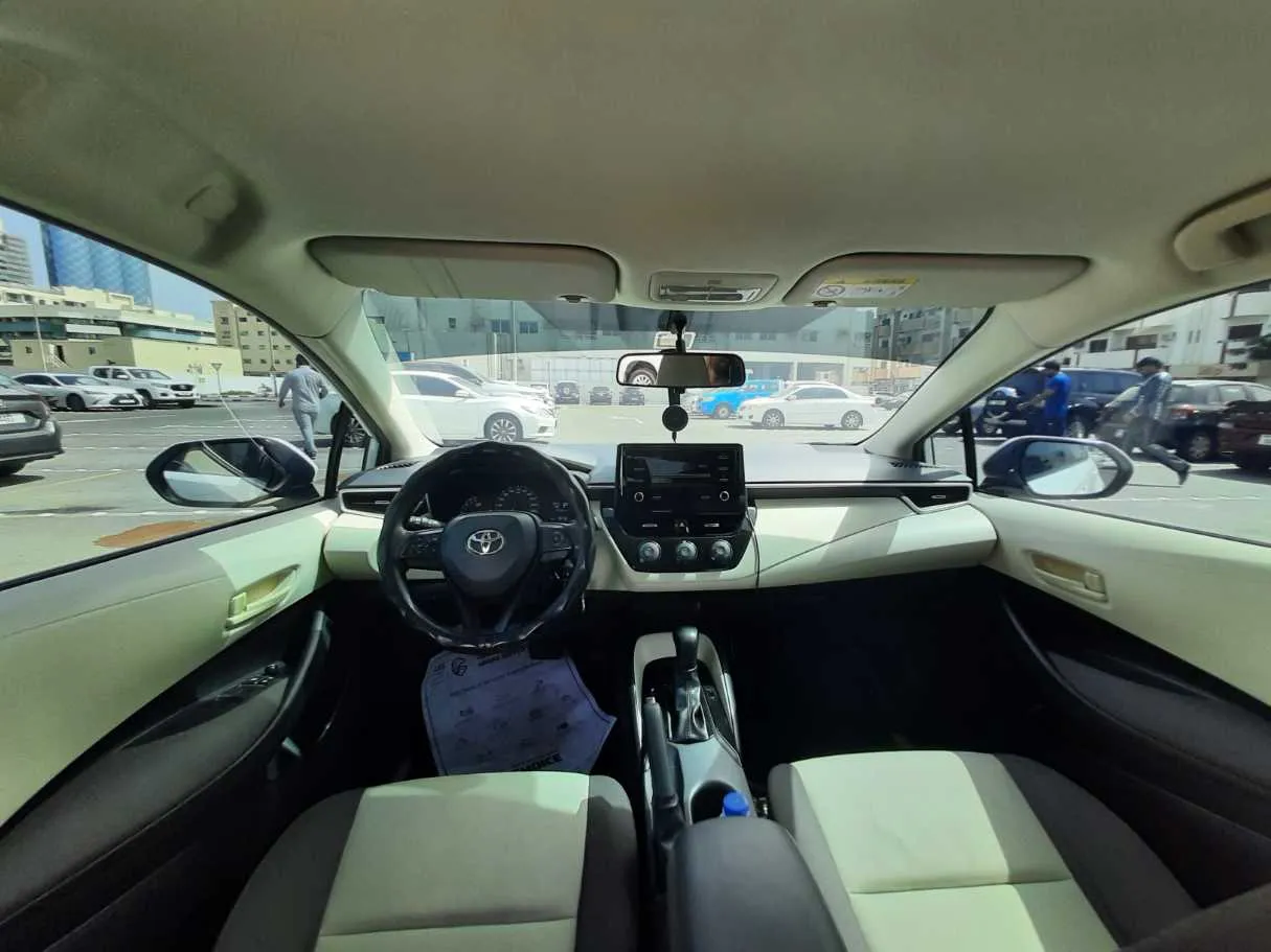 Car image 14