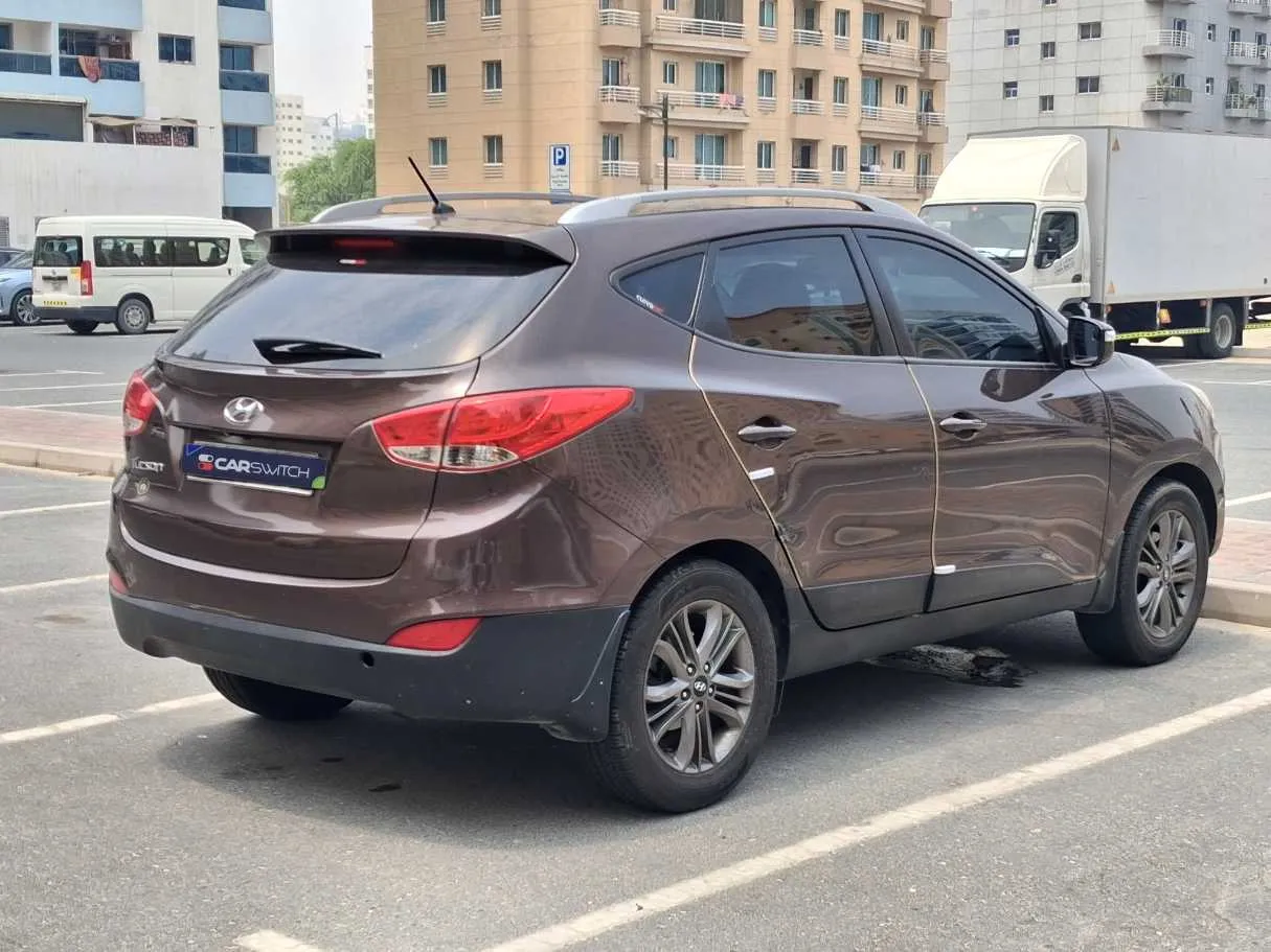 Car image 7