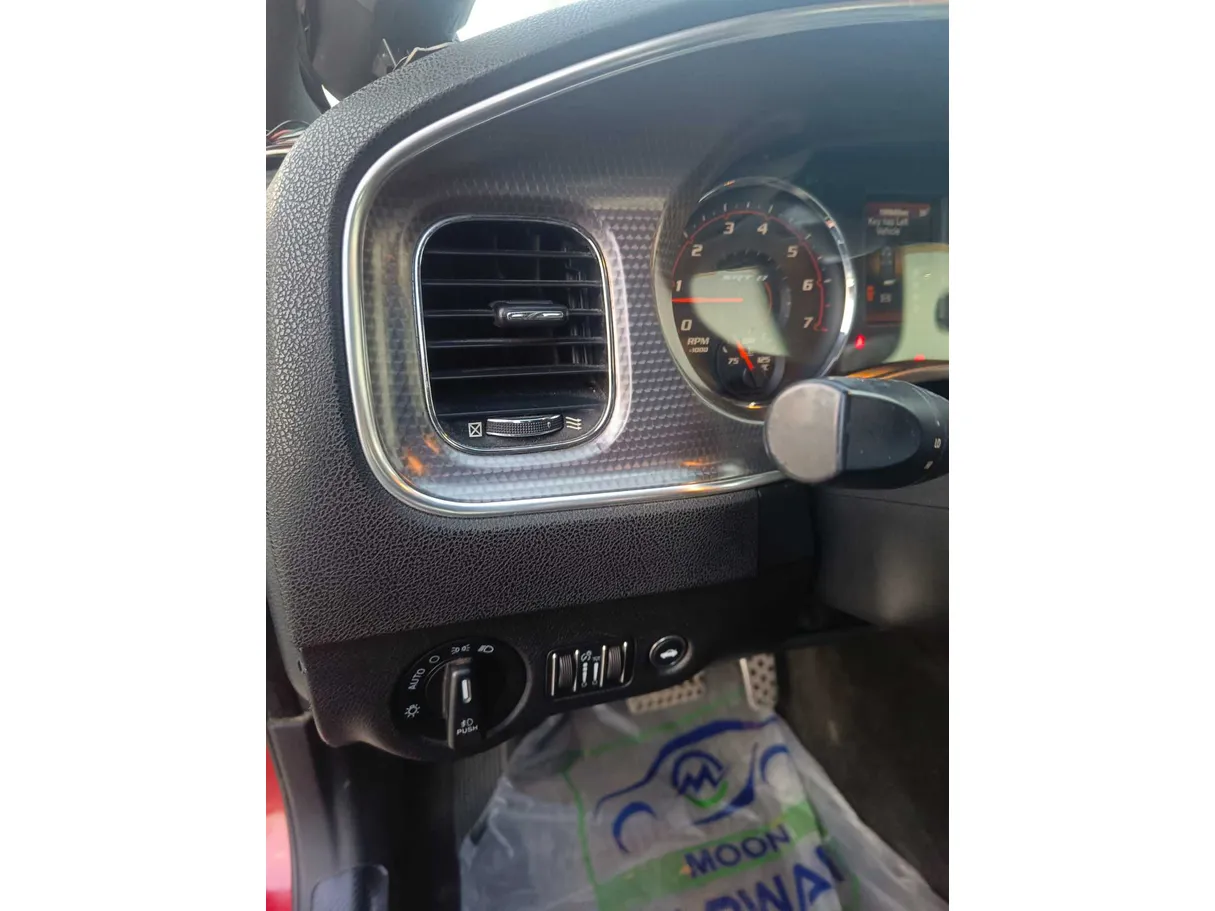 Car image 36