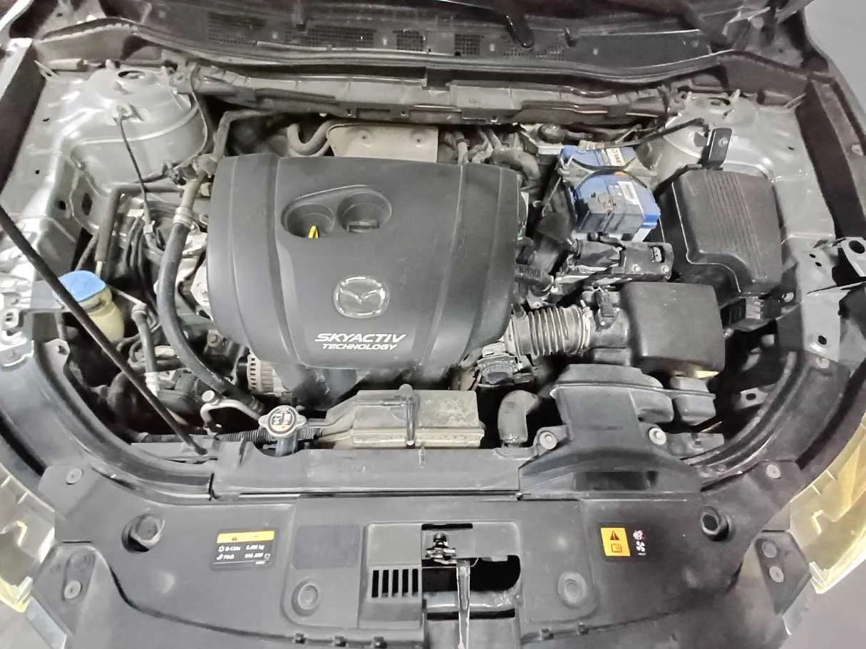 Car image 19