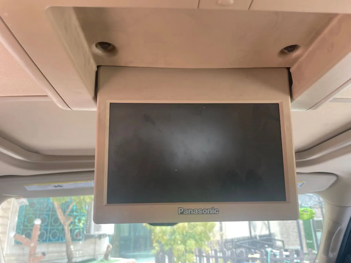 Car image 23