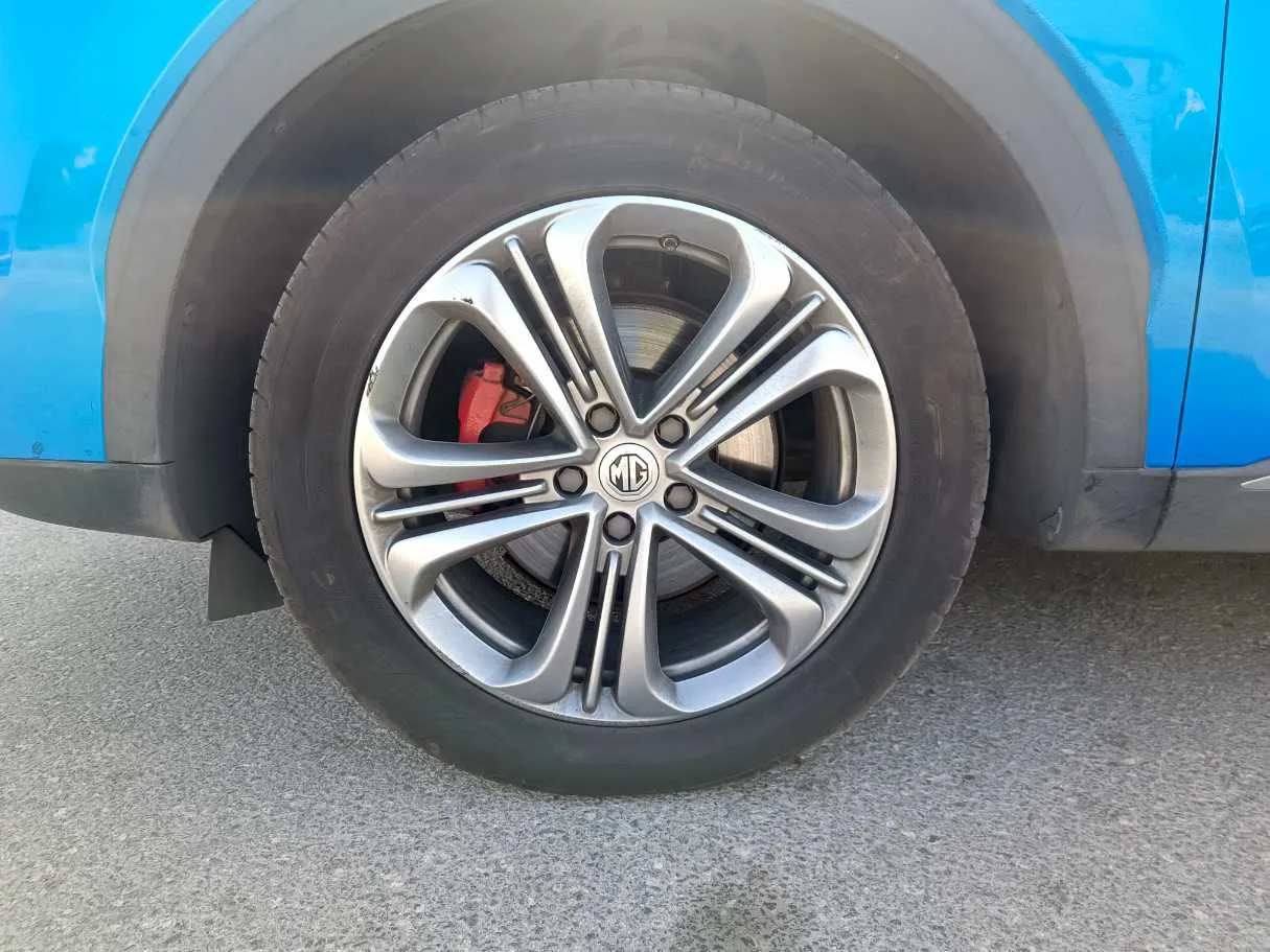 Car image 11