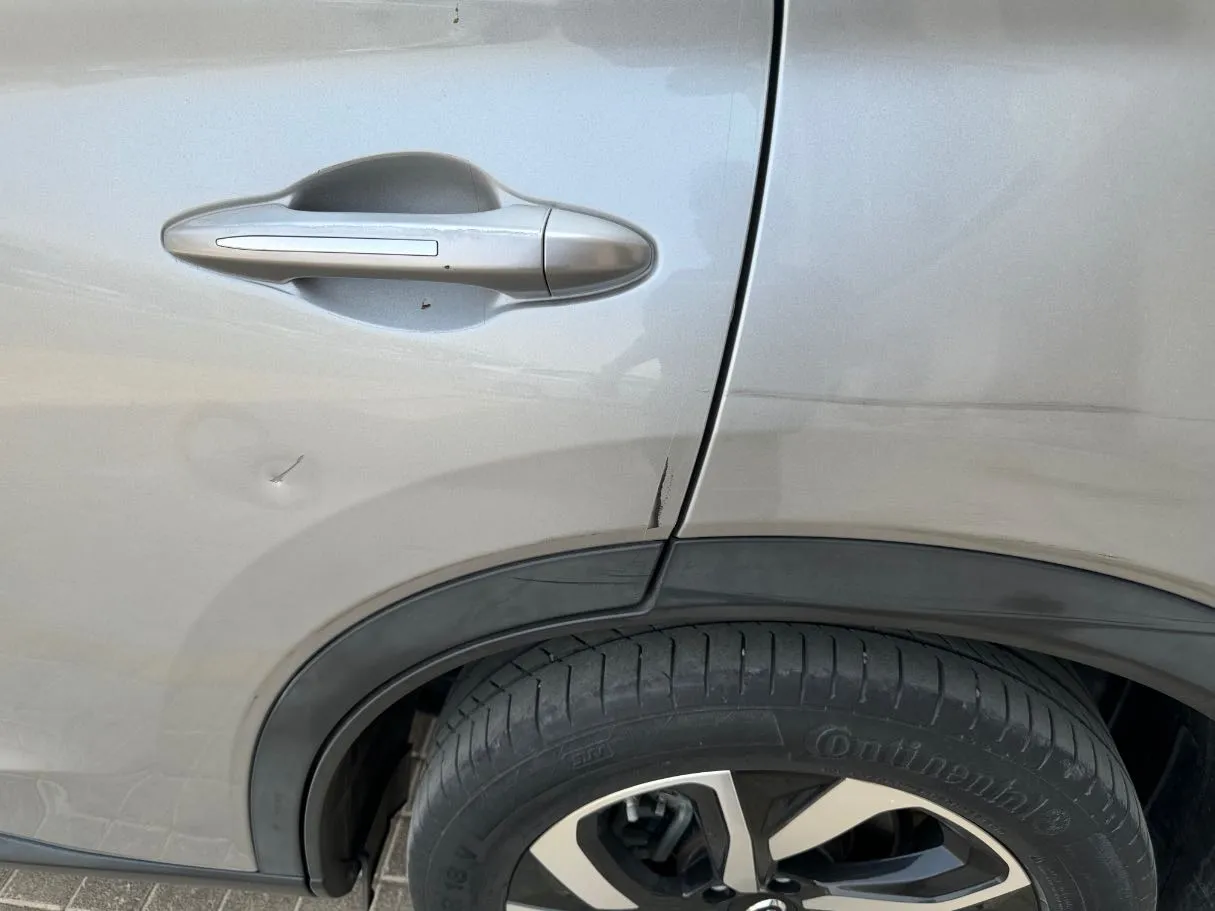 Car image 23