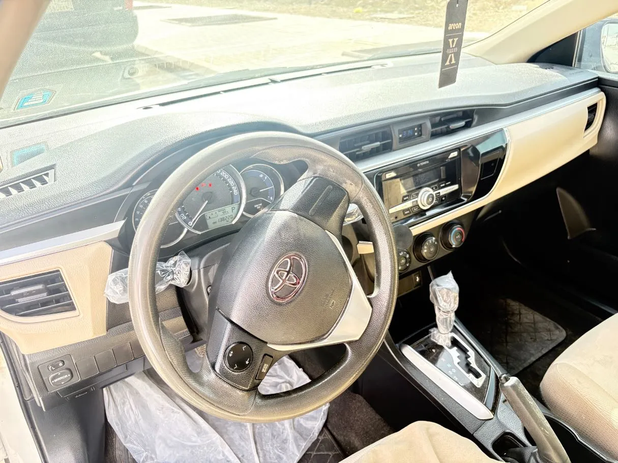 Car image 12