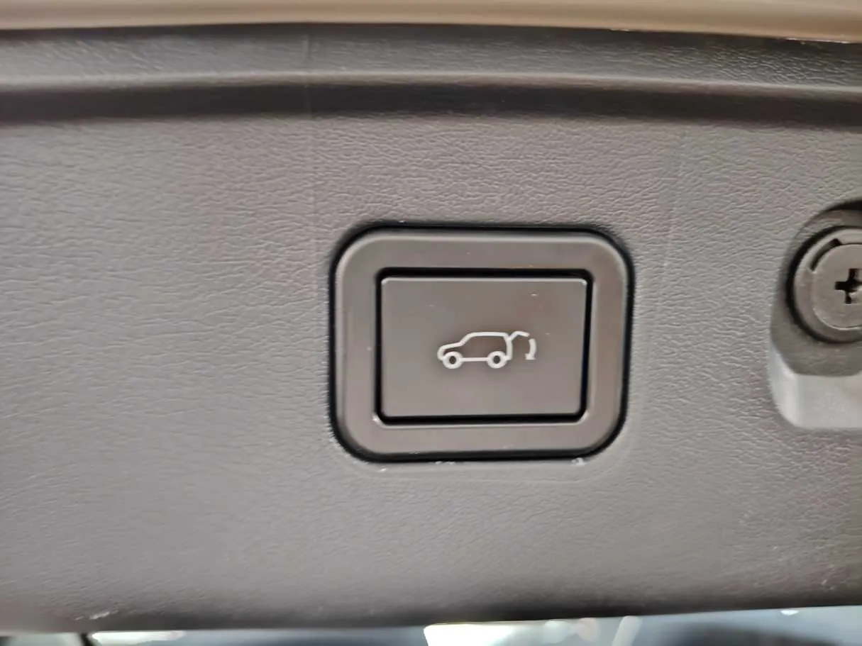 Car image 35