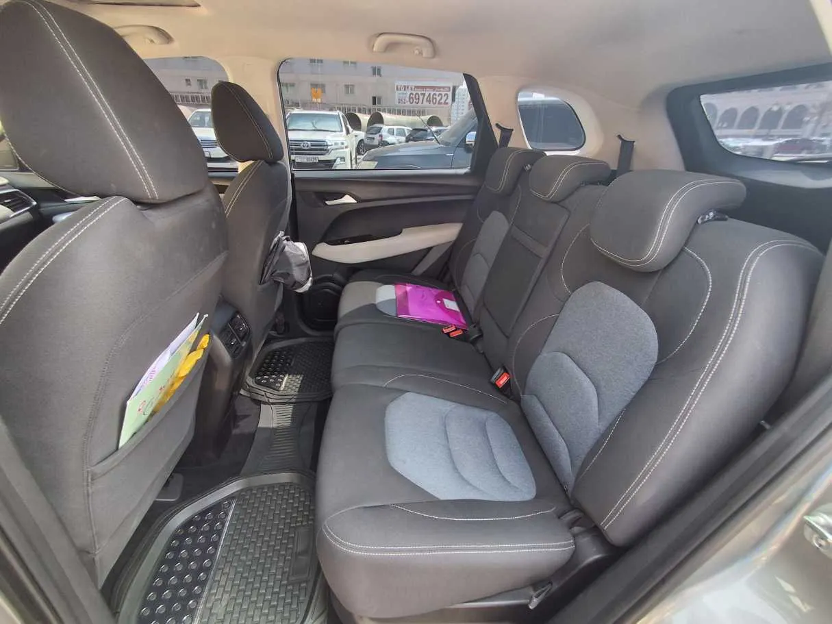 Car image 13