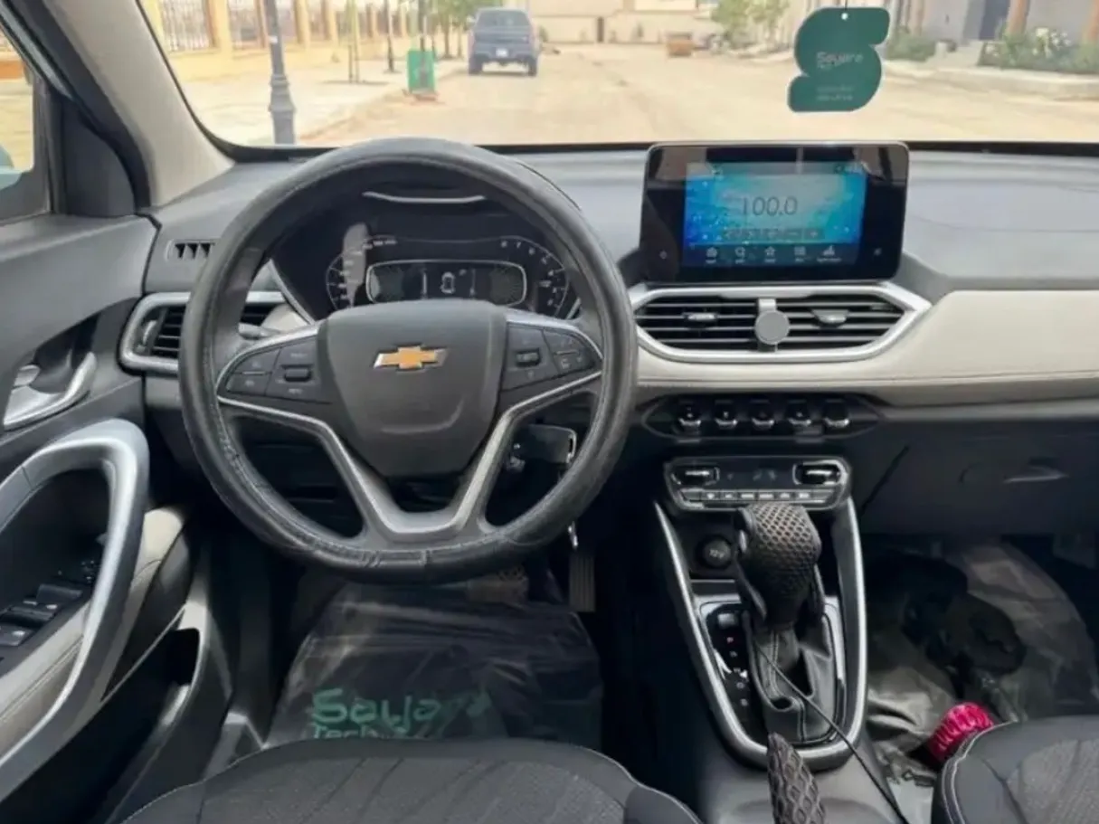 Car image 11
