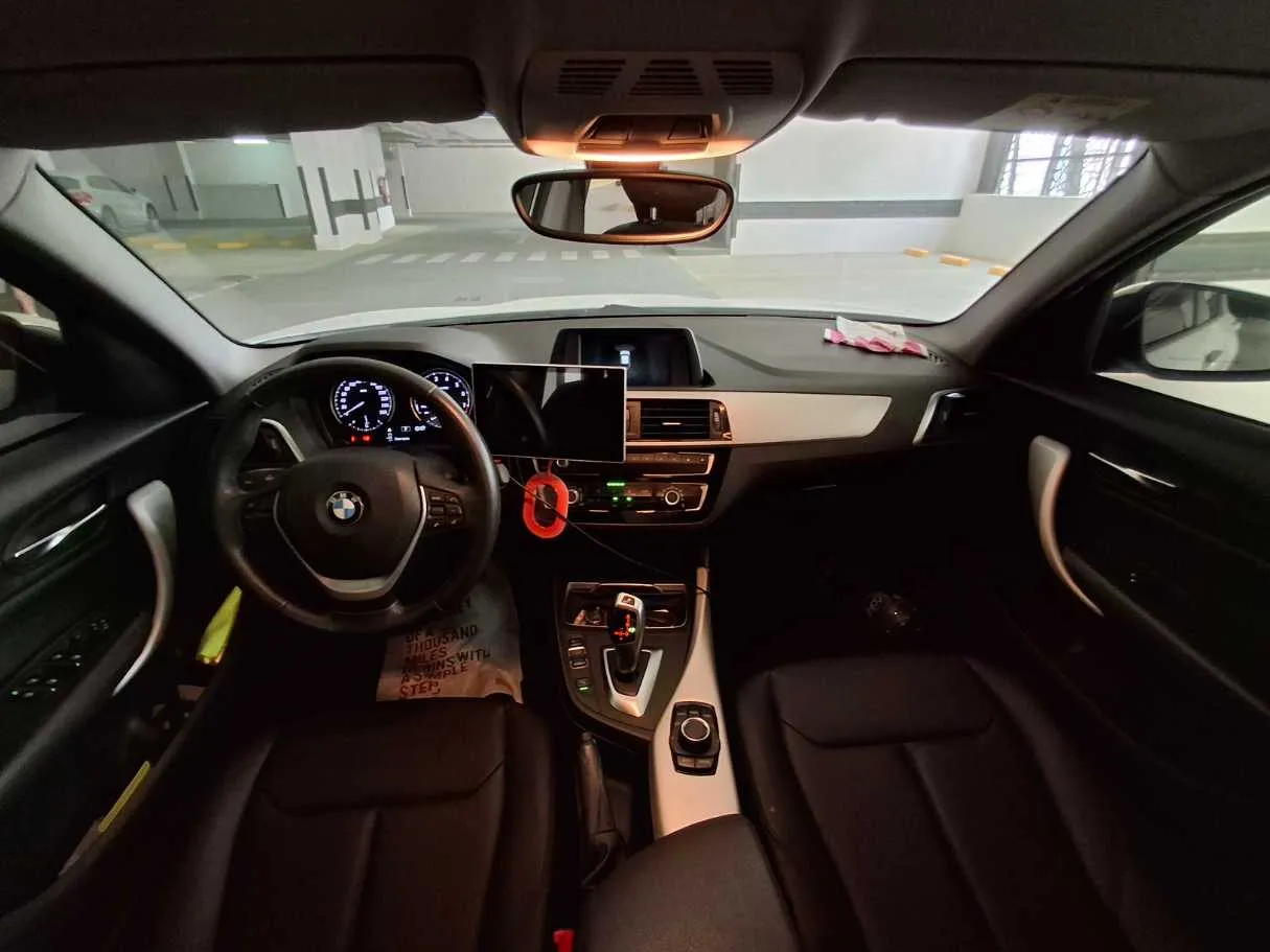 Car image 17