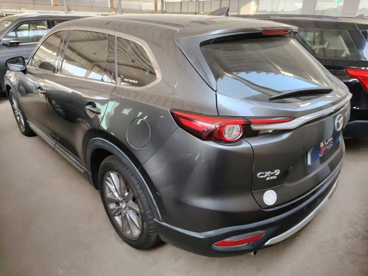 Car image 7