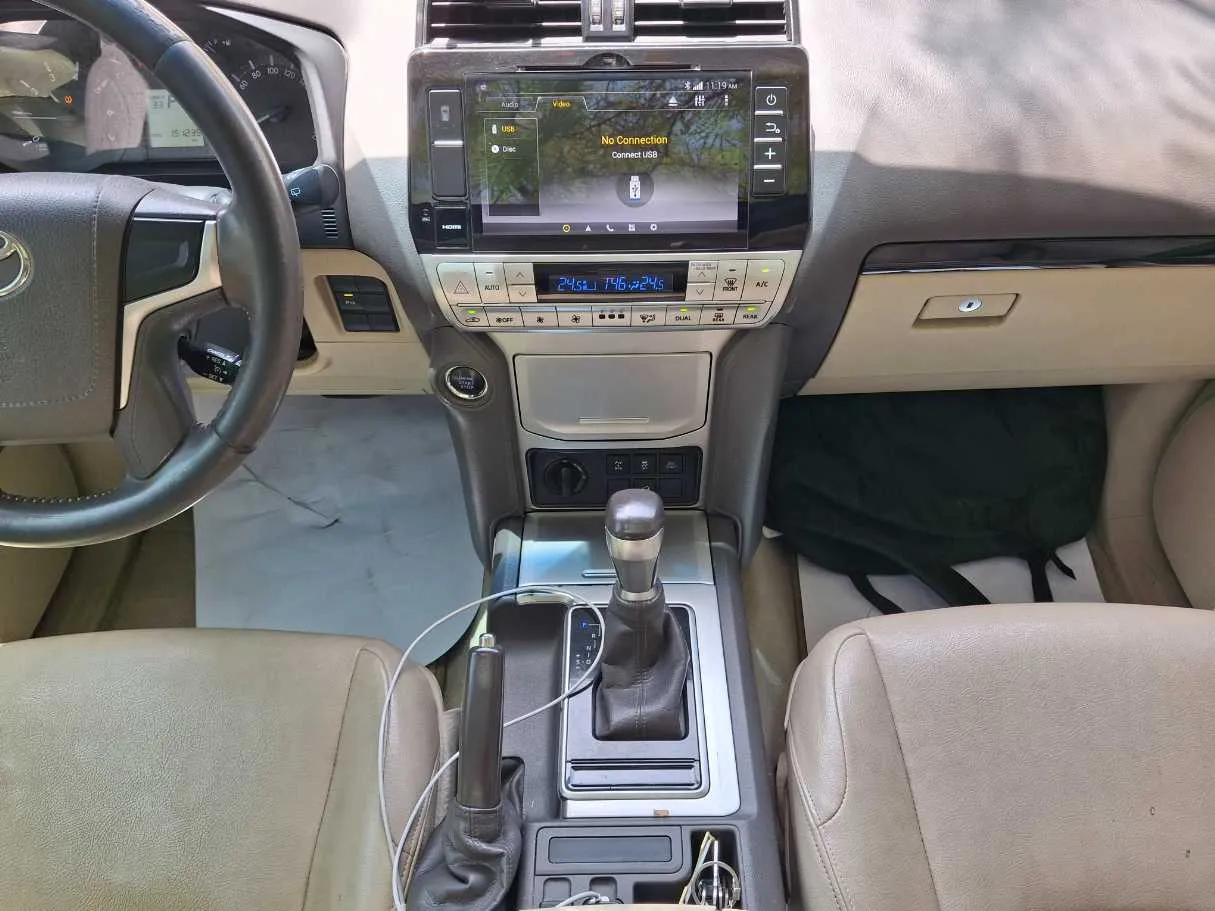 Car image 15