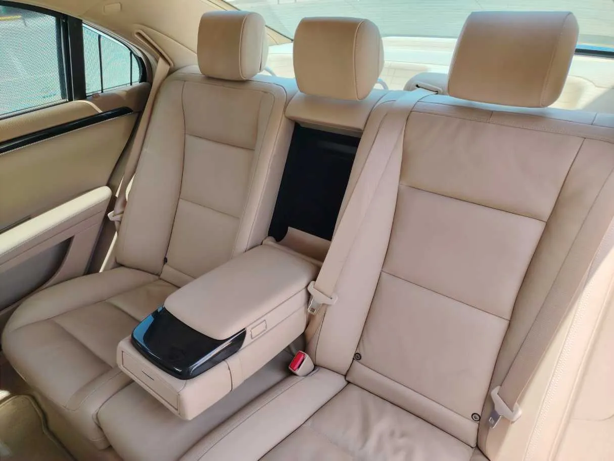 Car image 16