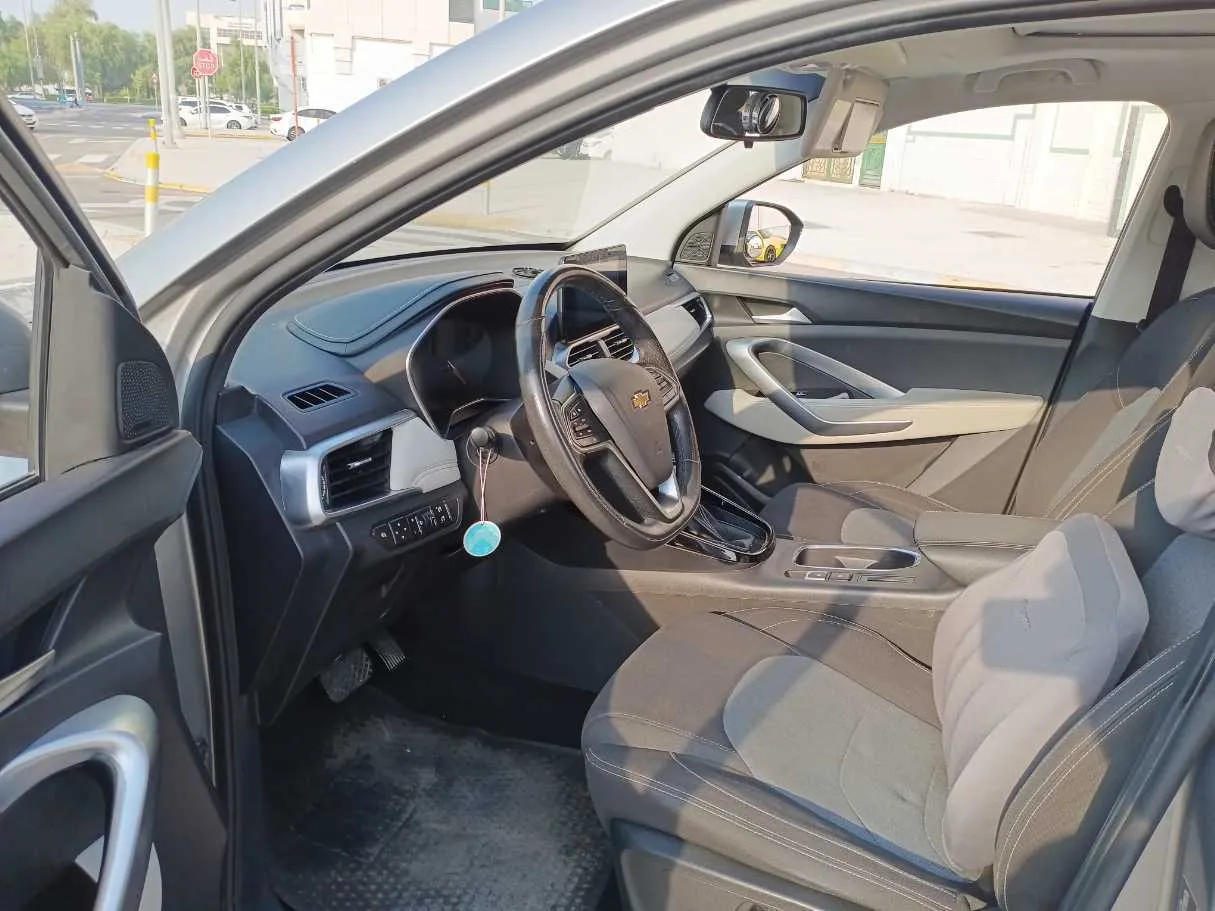 Car image 11