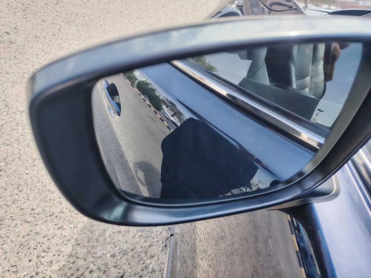 Car image 38