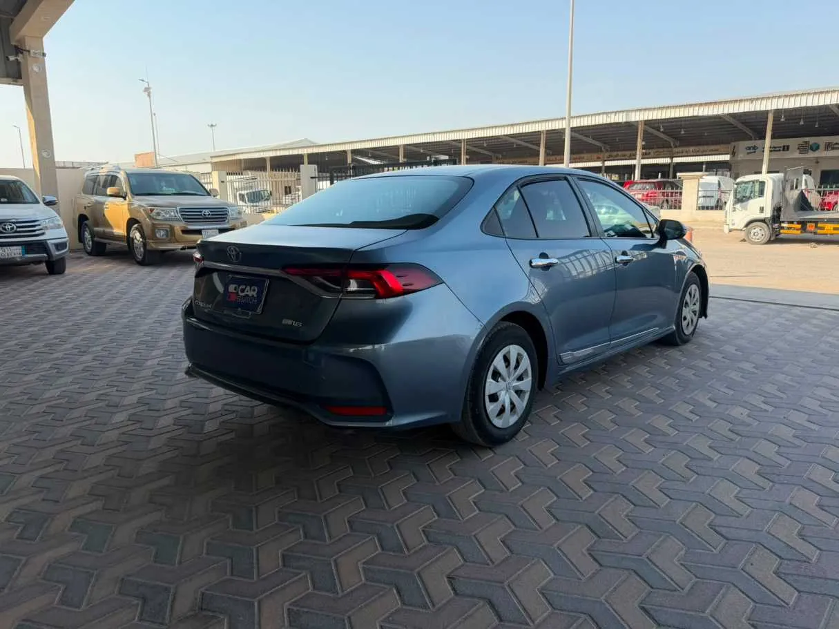 Car image 6