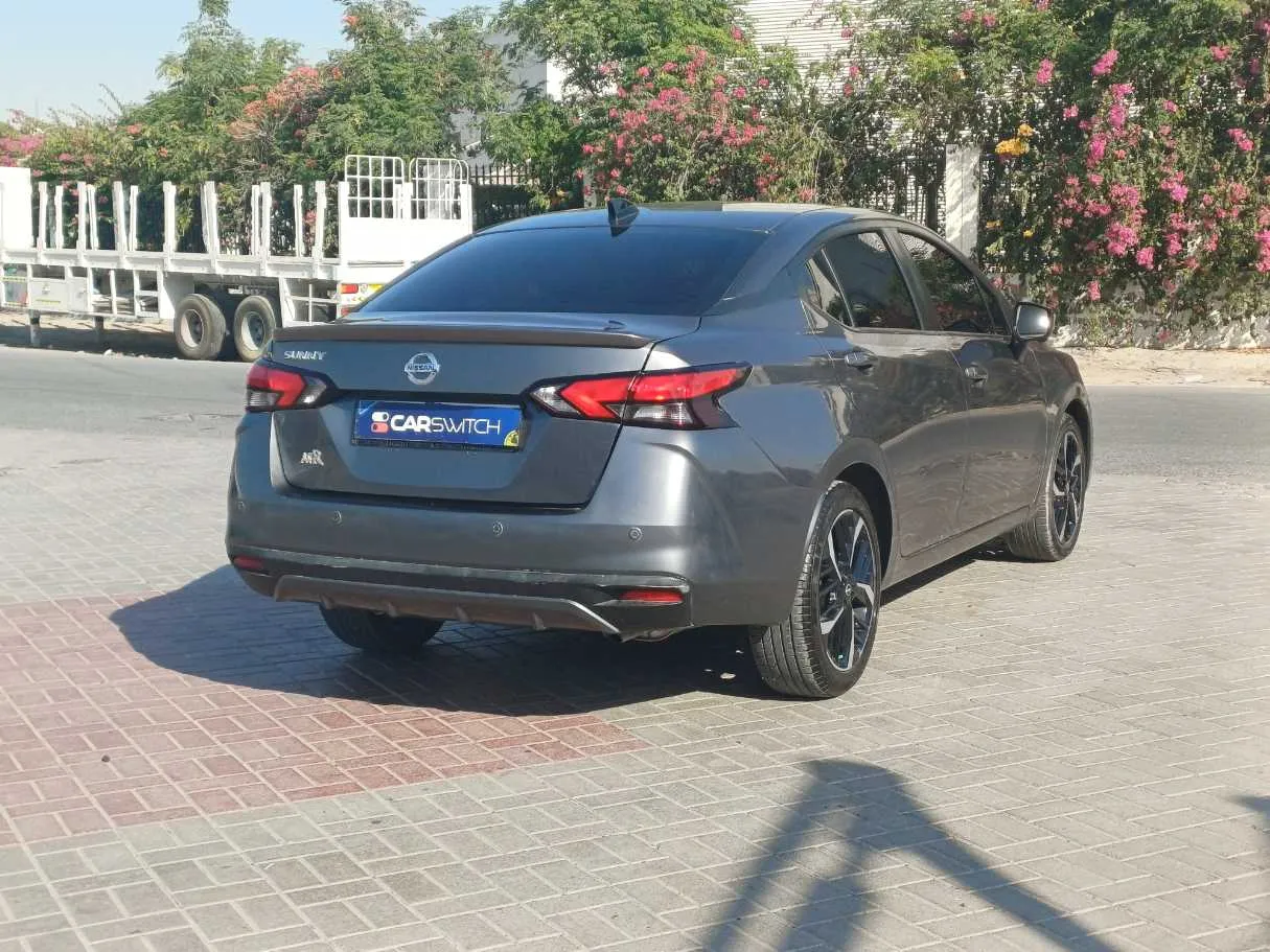 Car image 5