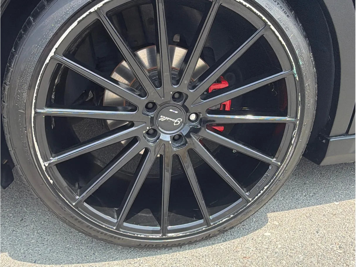 Car image 8