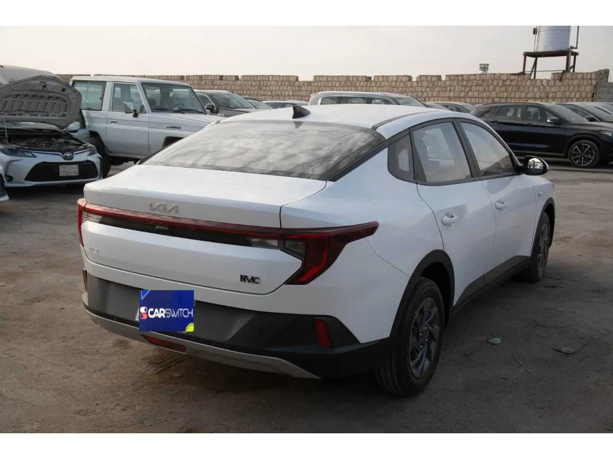 Car image 5