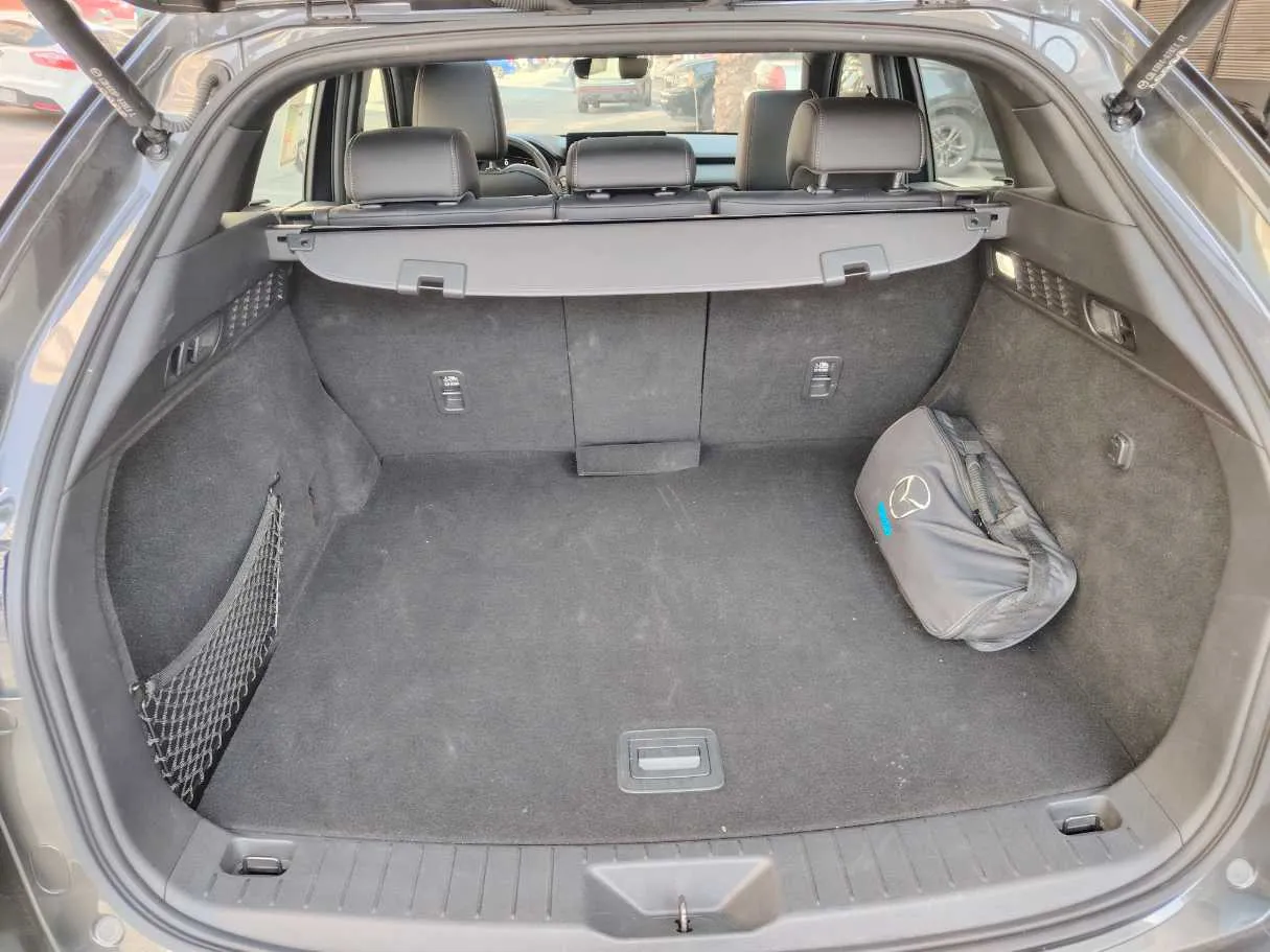 Car image 24