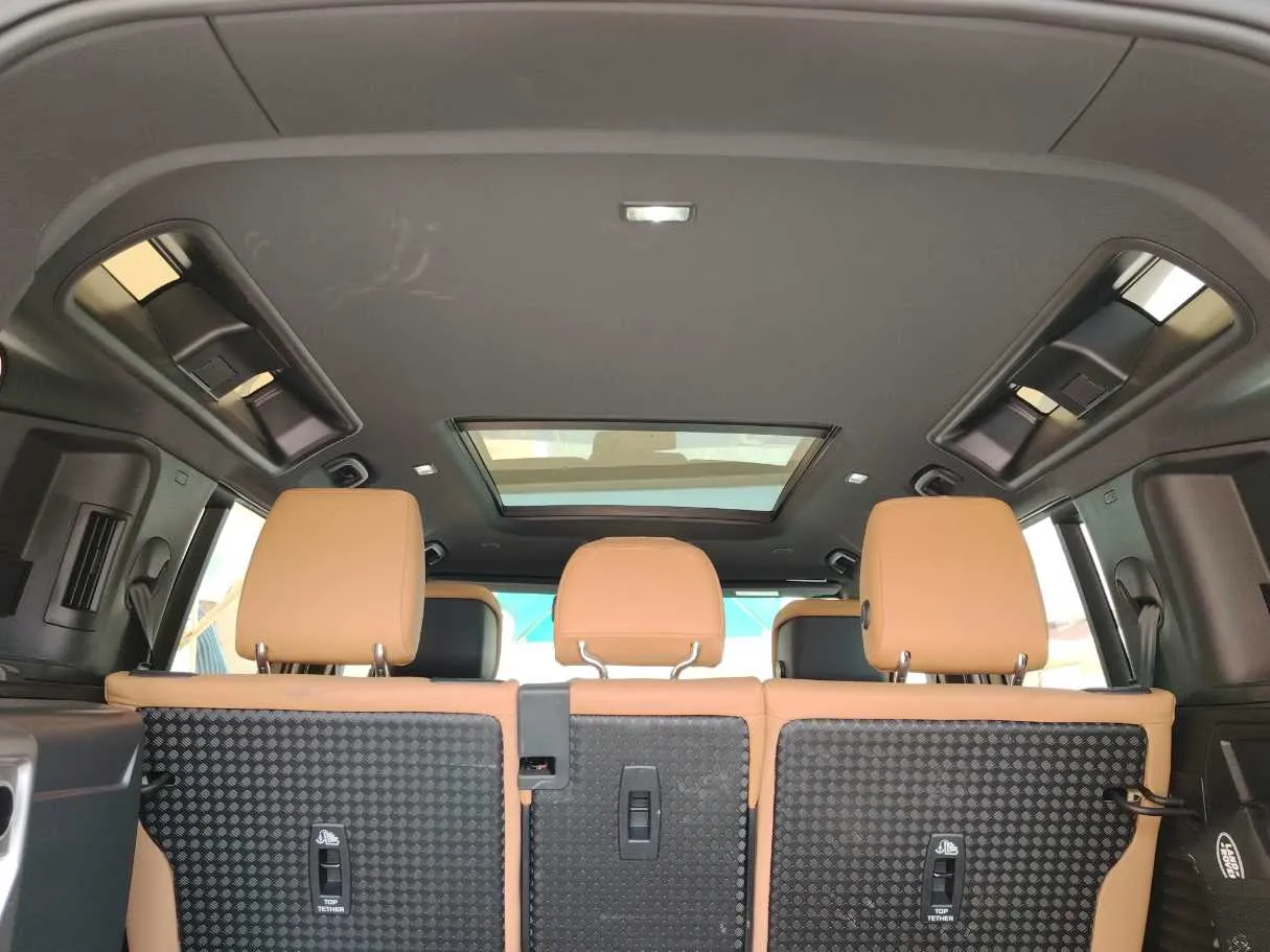 Car image 27