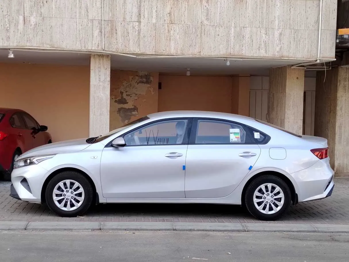 Car image 8