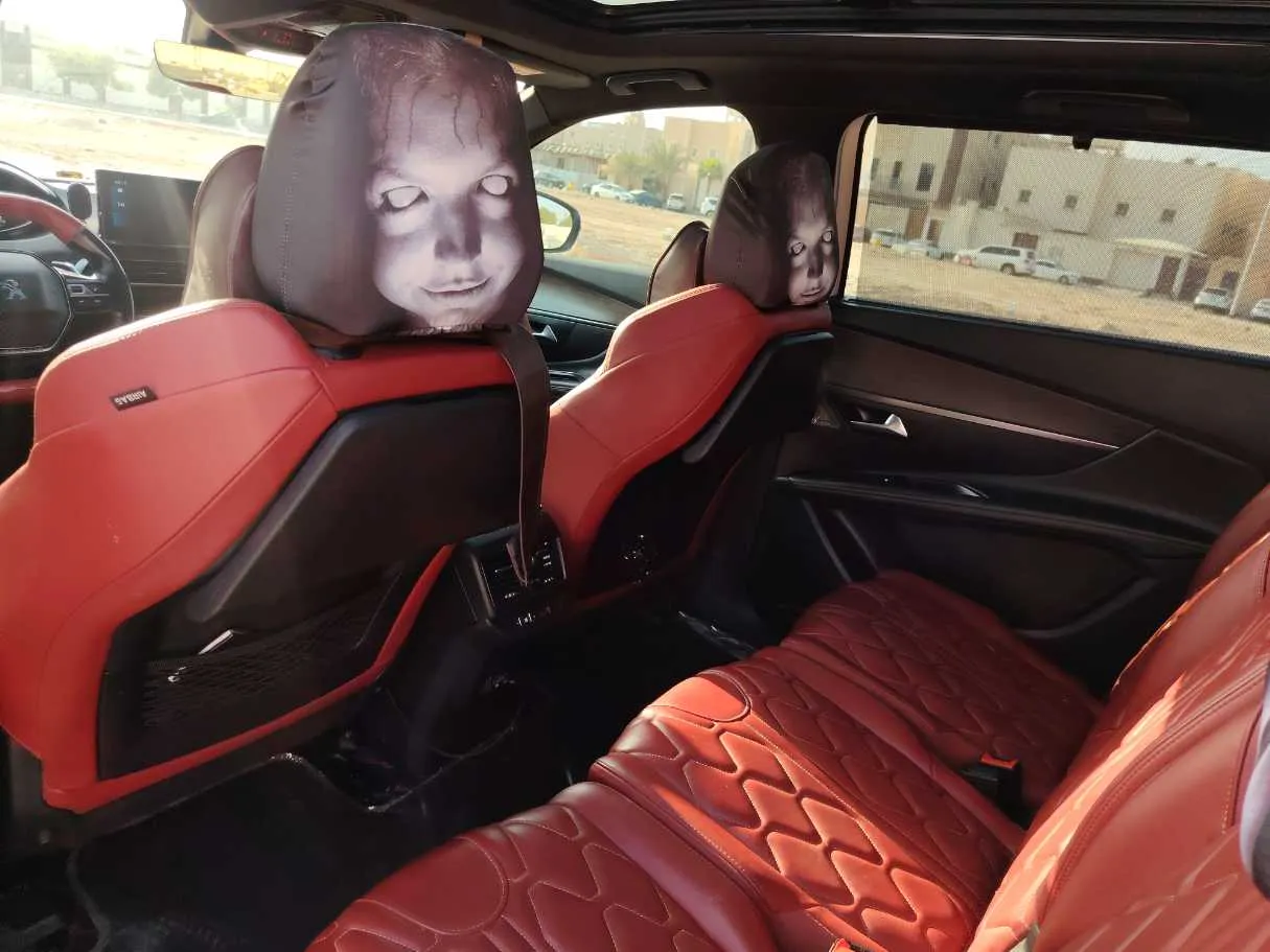 Car image 17