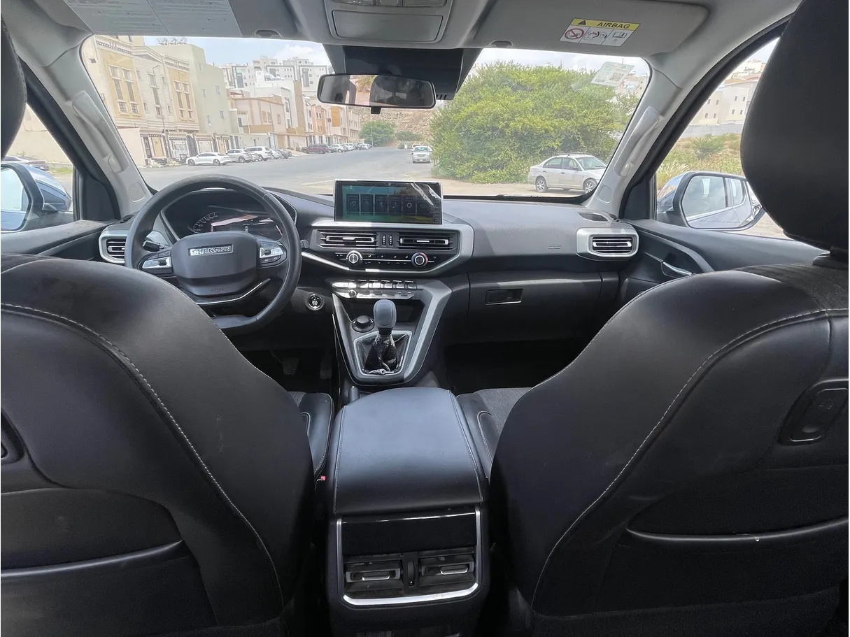 Car image 8