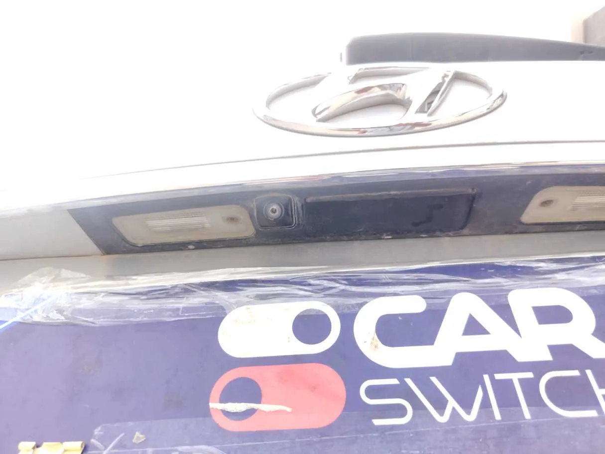 Car image 30