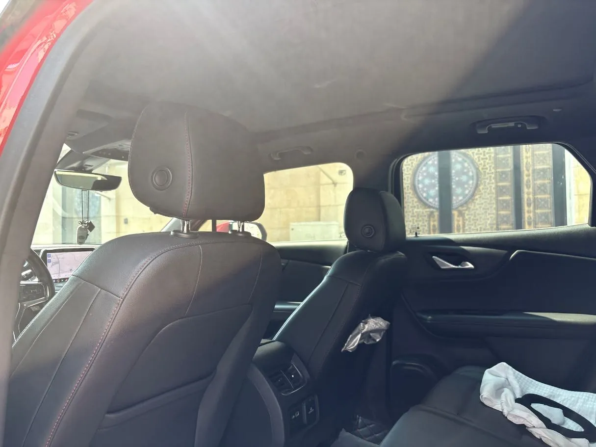 Car image 17