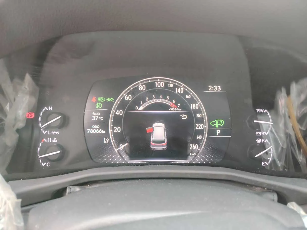 Car image 30