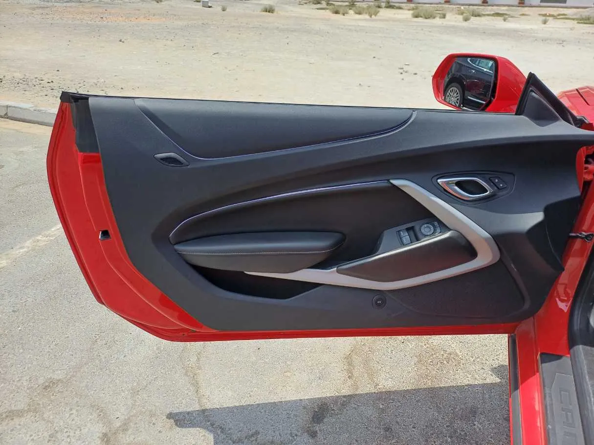 Car image 9
