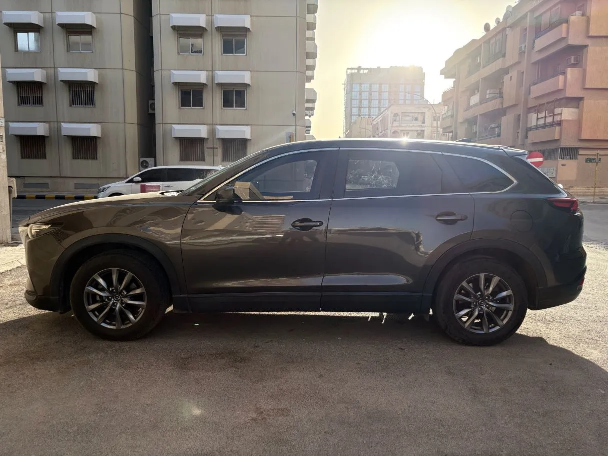 Car image 8
