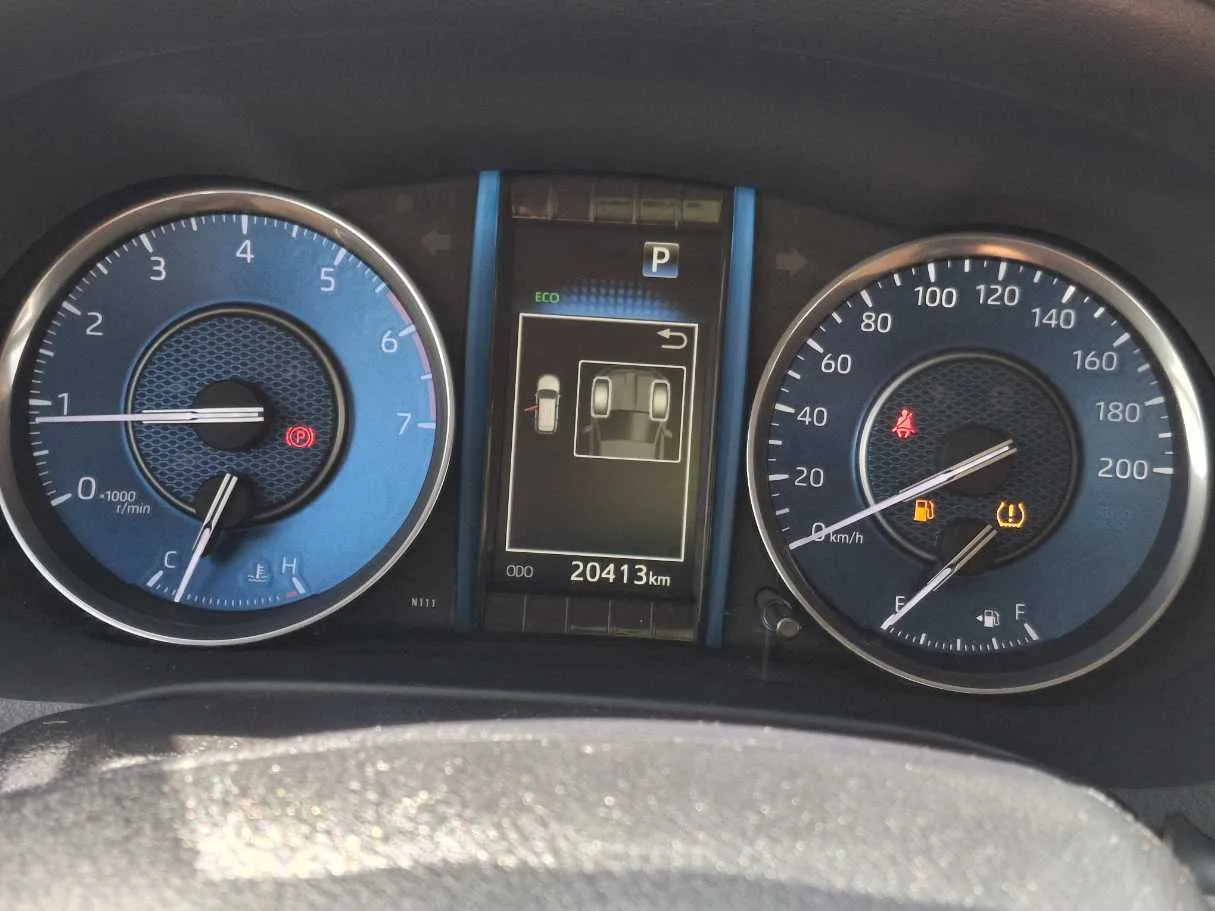 Car image 18