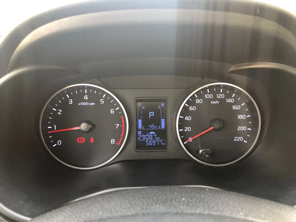 Car image 17