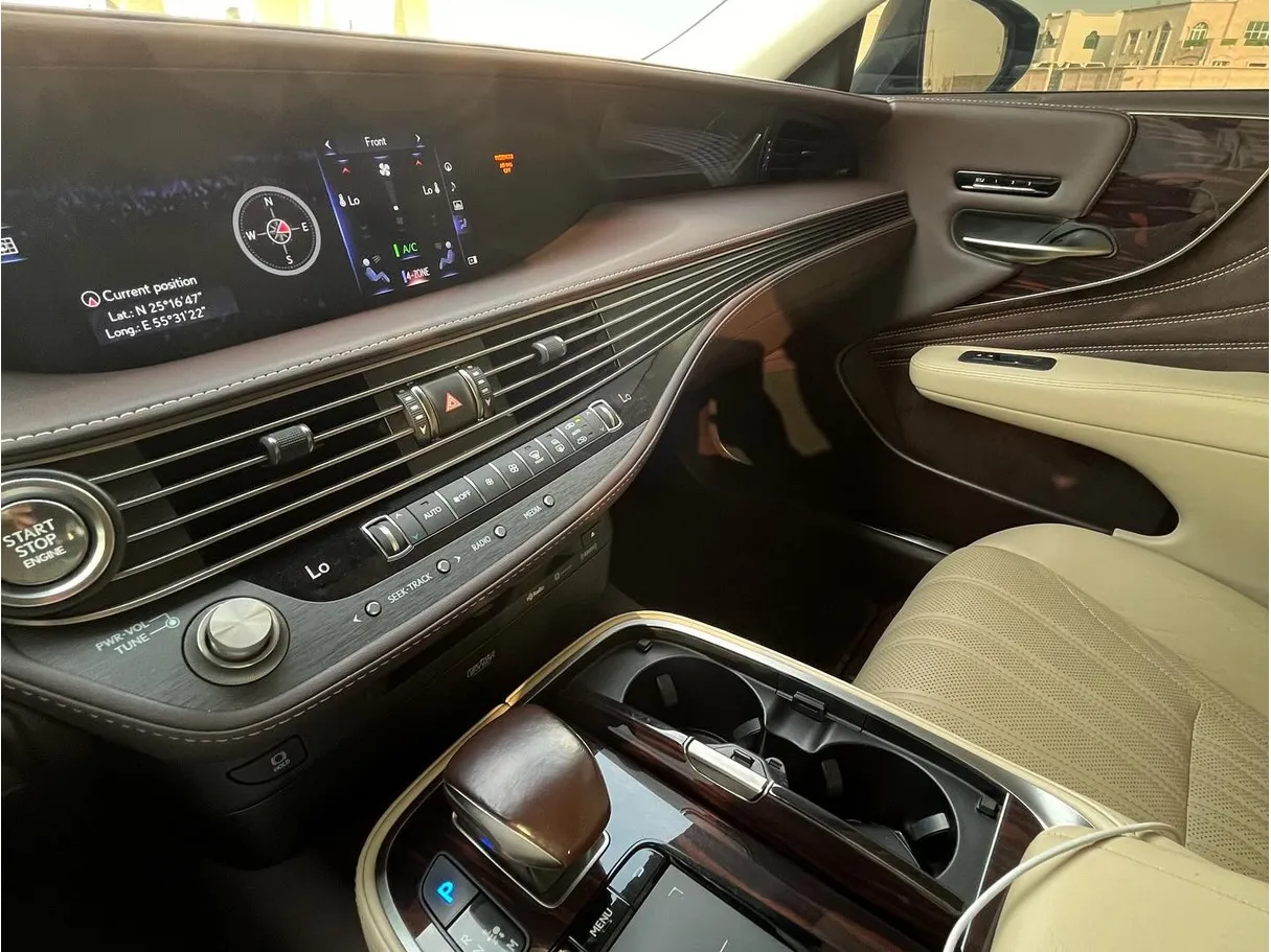 Car image 7