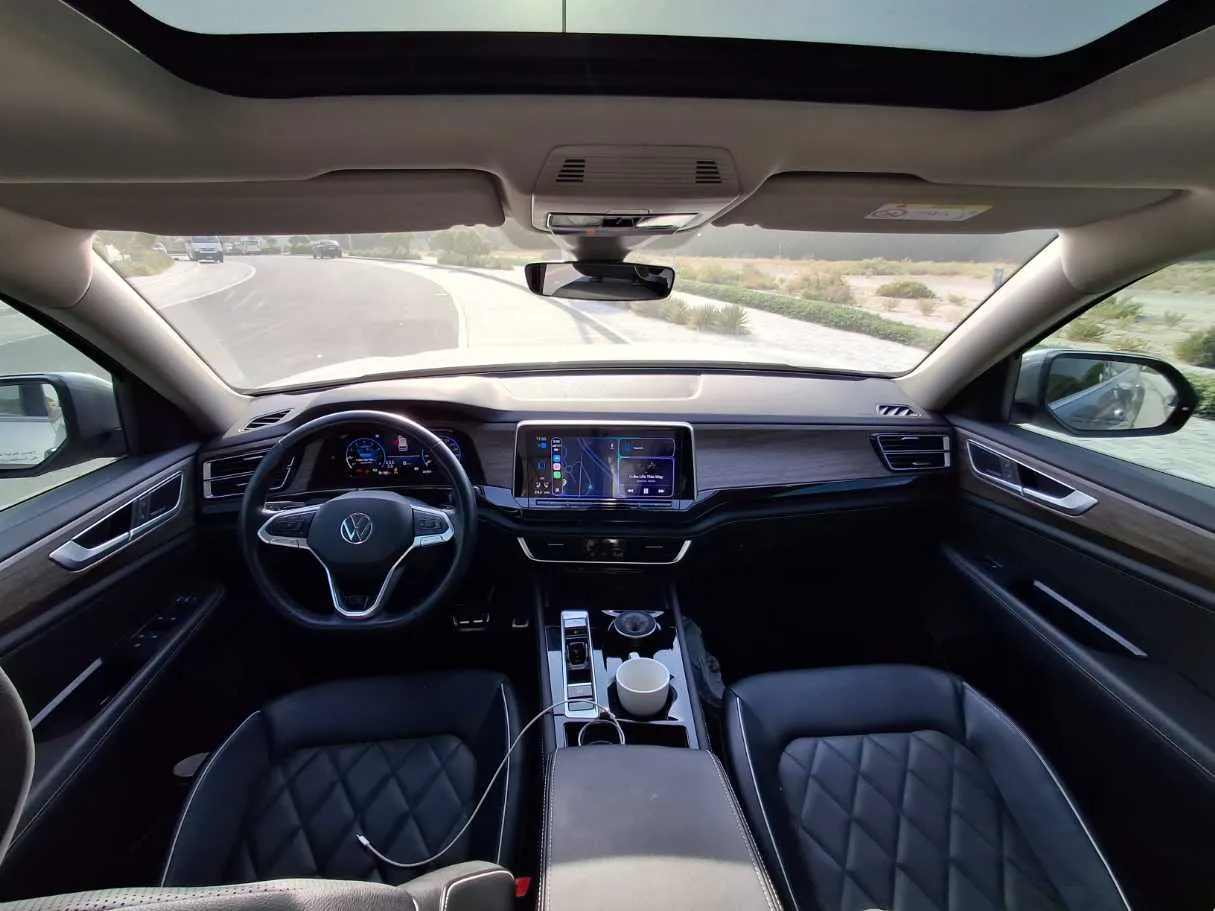 Car image 17