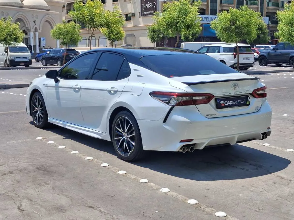 Car image 7