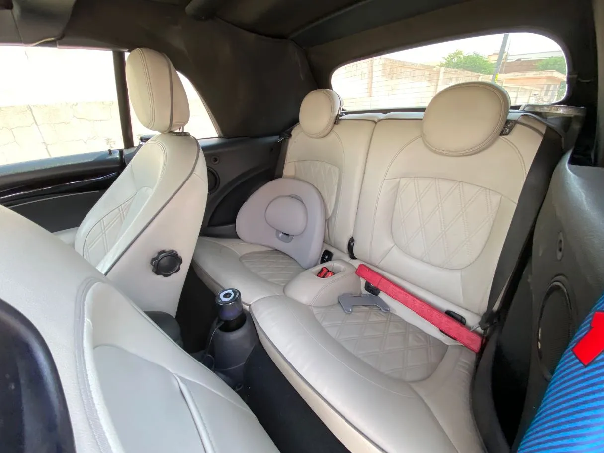 Car image 16