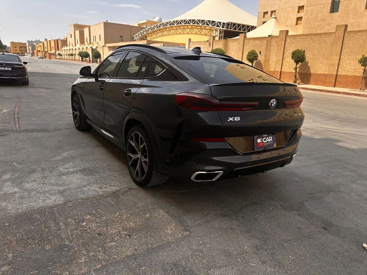 Car image 7