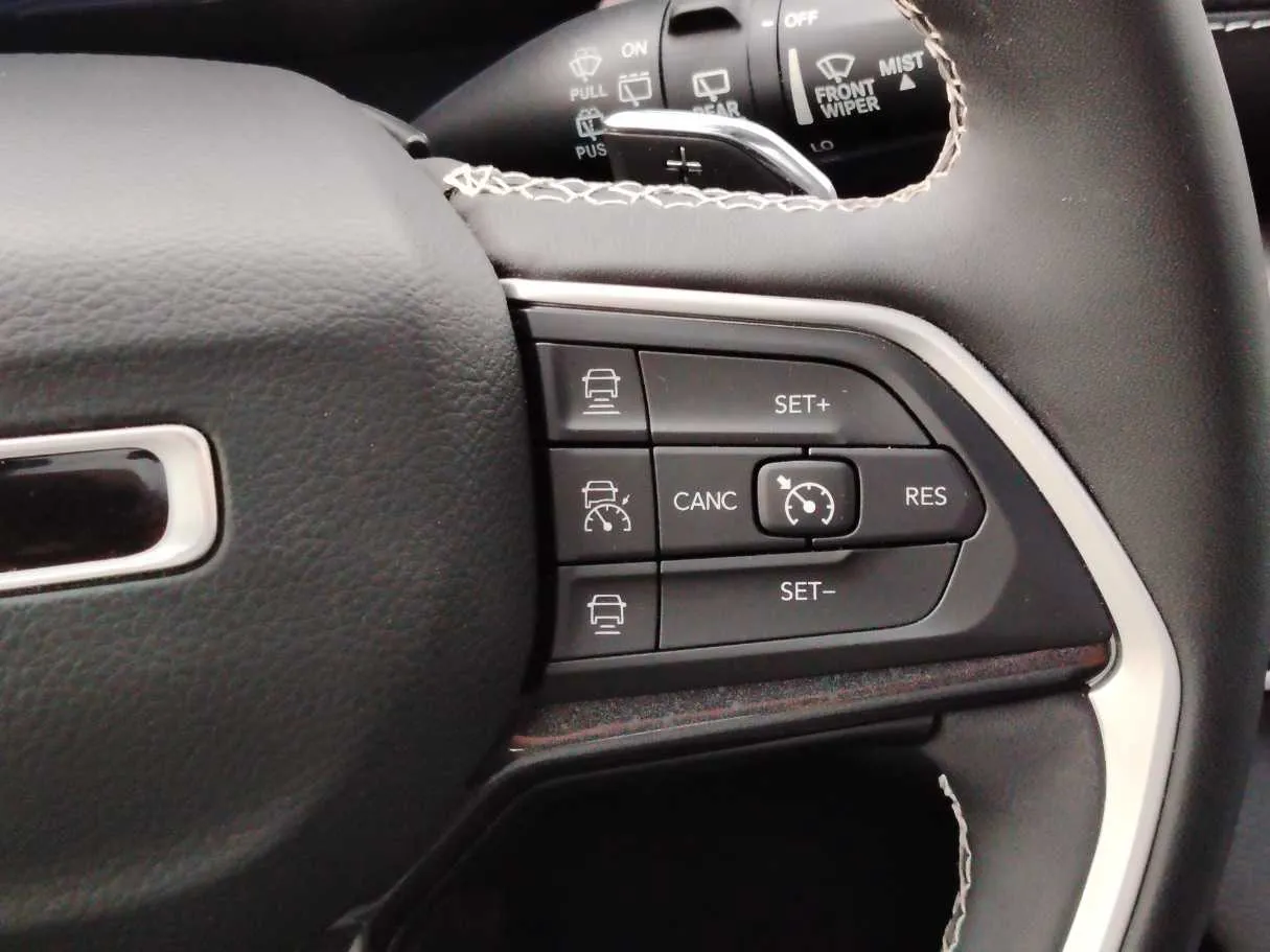 Car image 32