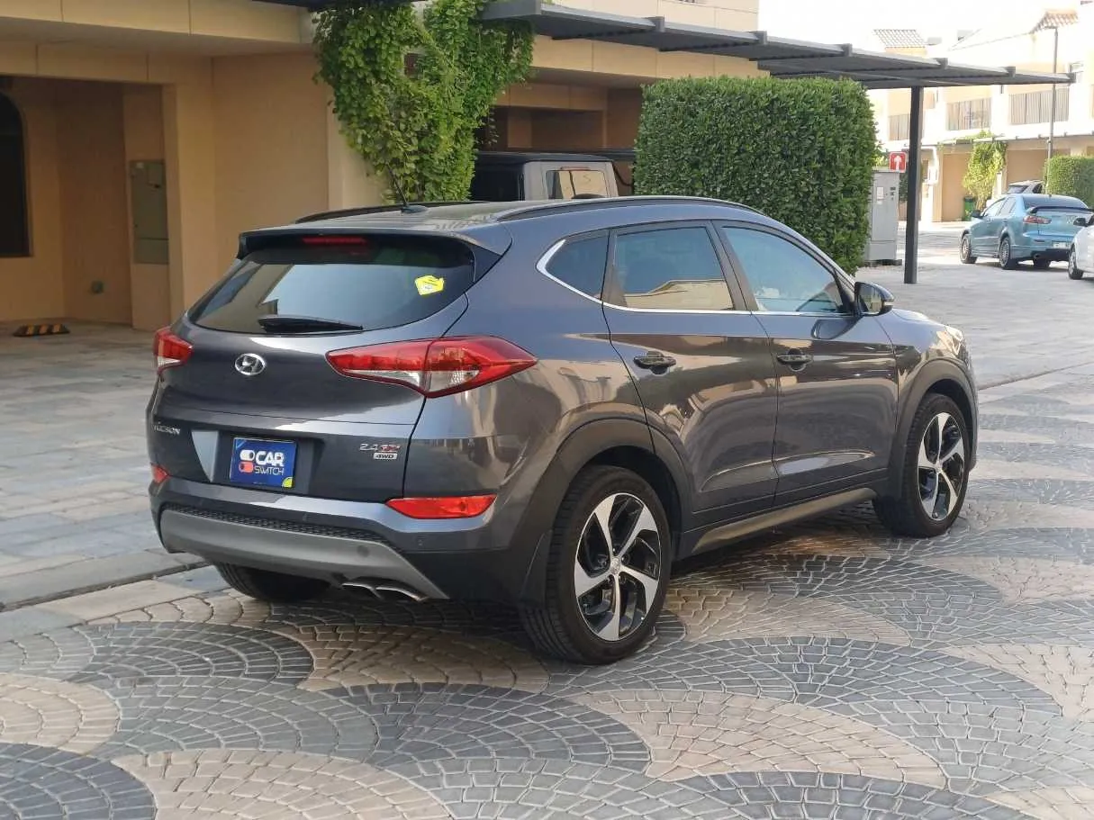 Car image 5