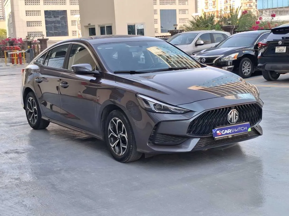 Car image 4