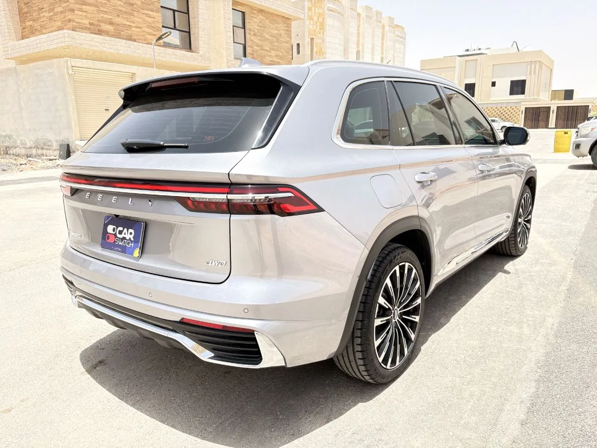 Car image 5