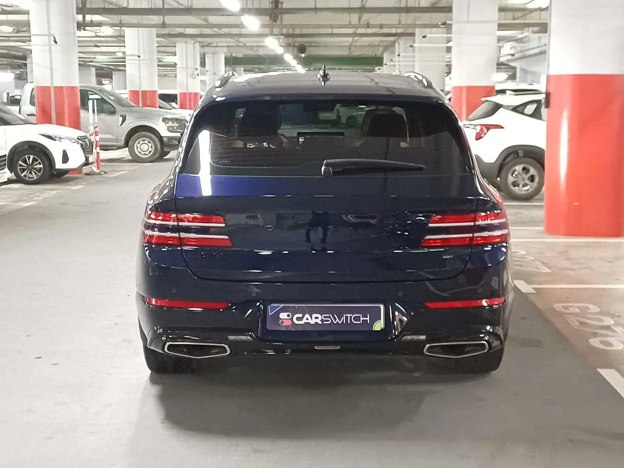Car image 6