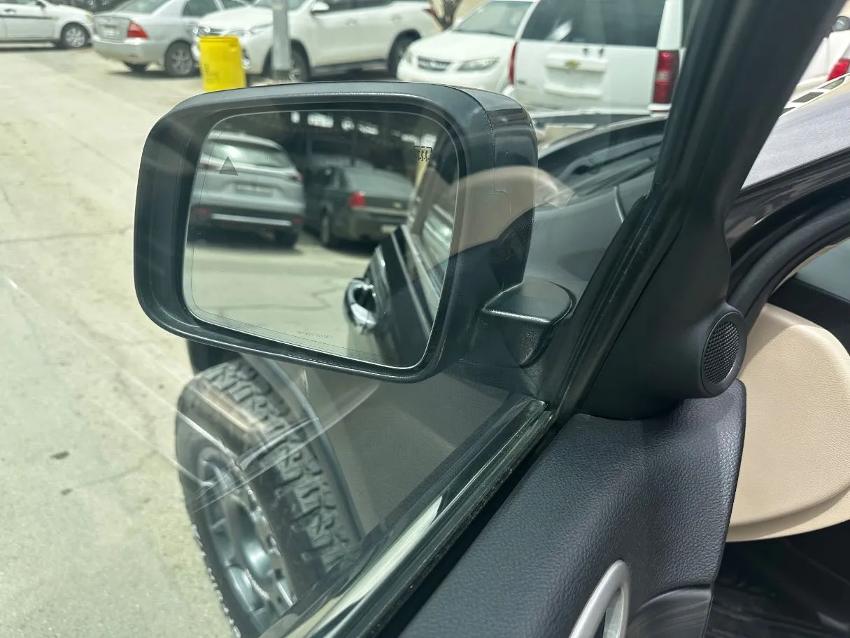Car image 27