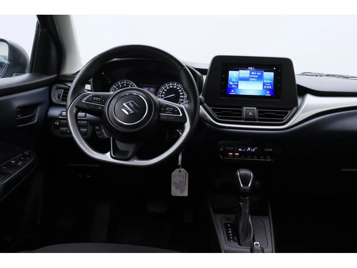 Car image 15