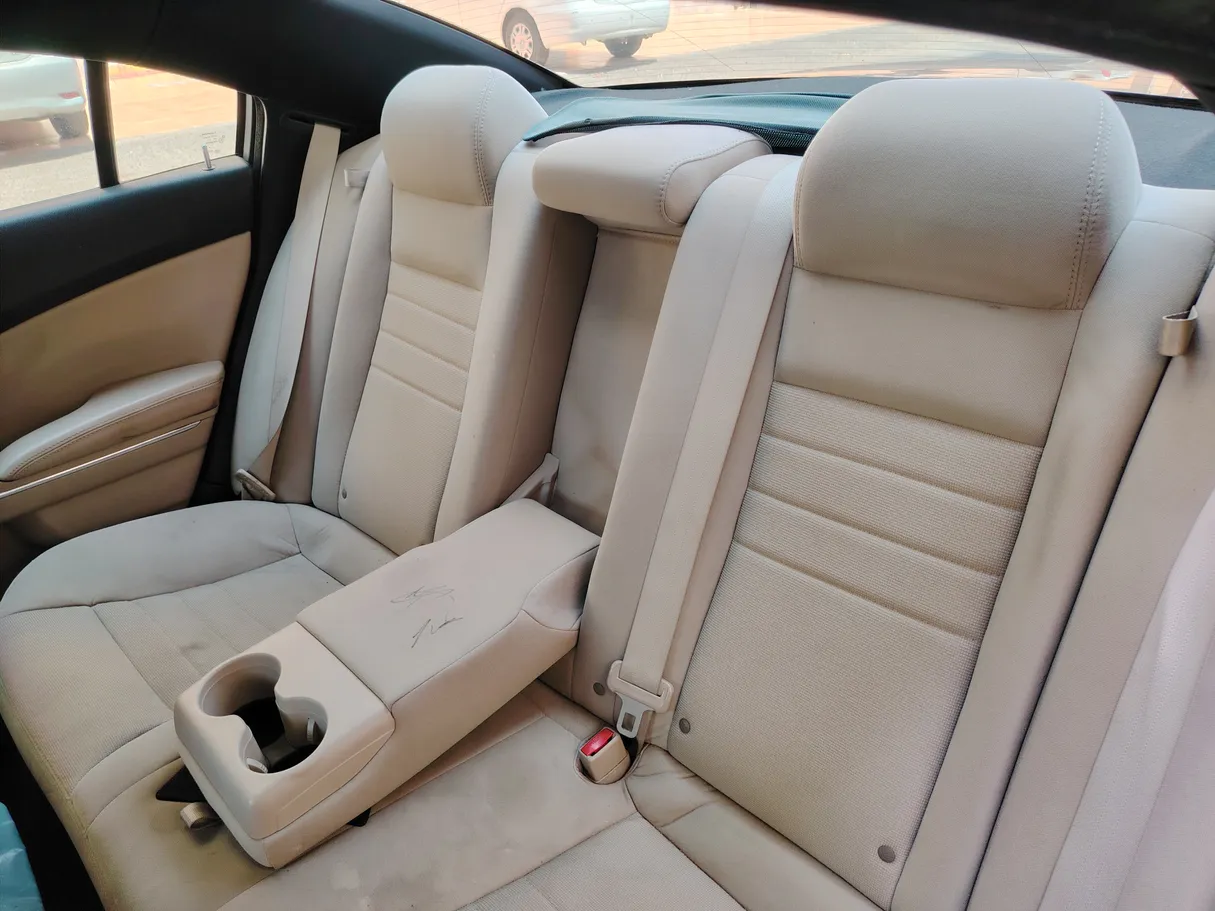 Car image 16