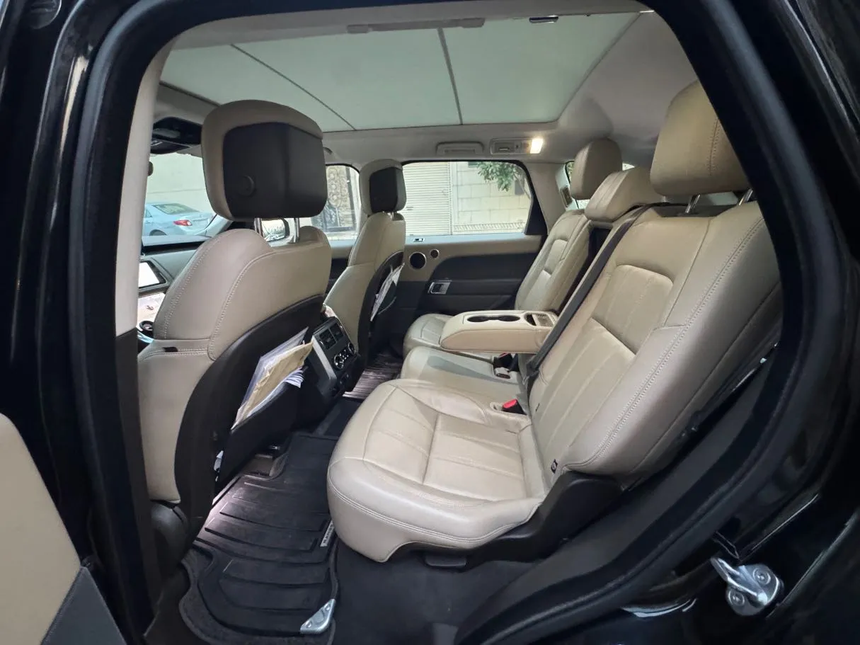 Car image 13